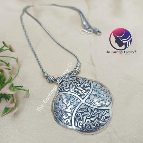 Trending Oxidized Silver Pendant Chain