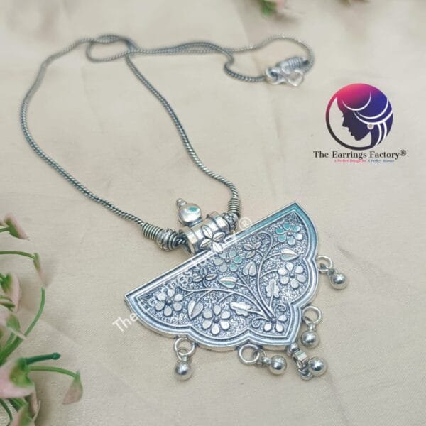 Trending Oxidized Silver Pendant Chain