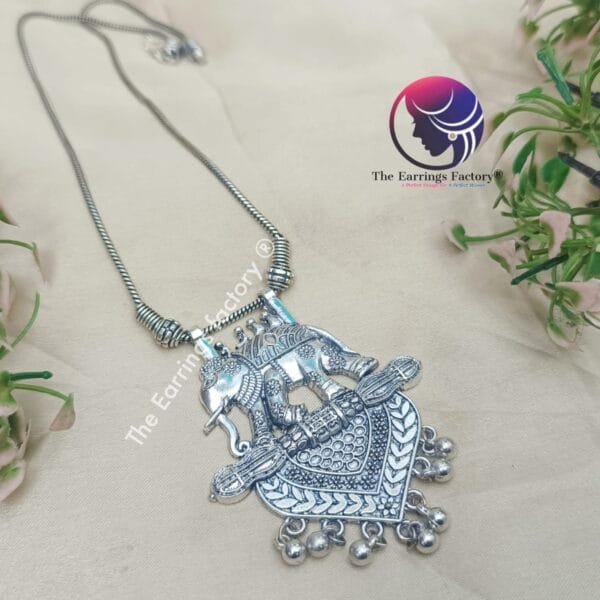 Trending Oxidized Silver Pendant Chain - Image 2