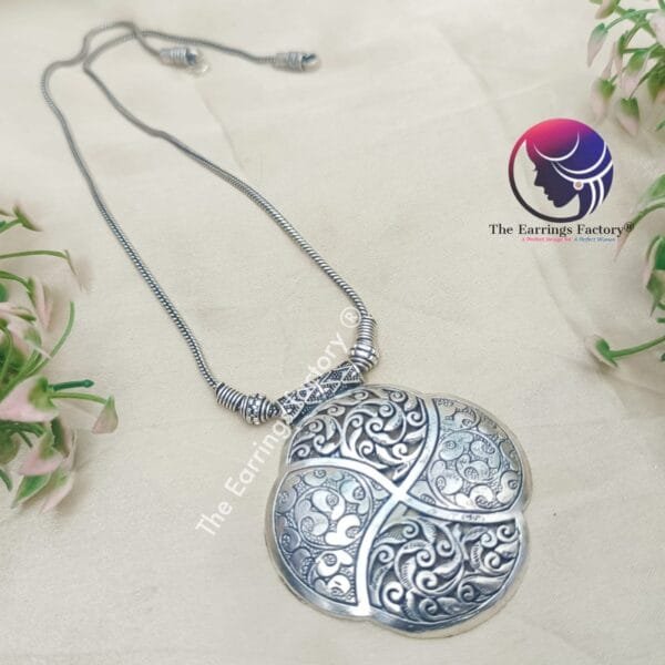 Trending Oxidized Silver Pendant Chain - Image 2