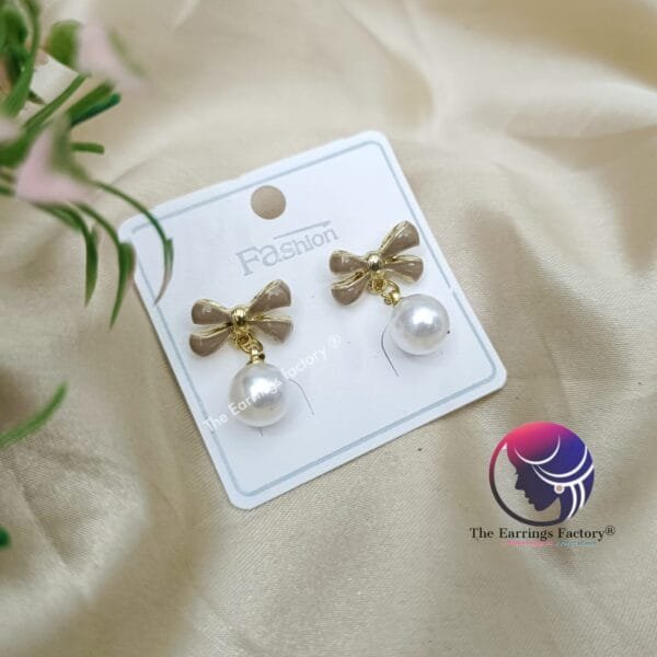Western Golden Pearl Drop Earring - Image 3