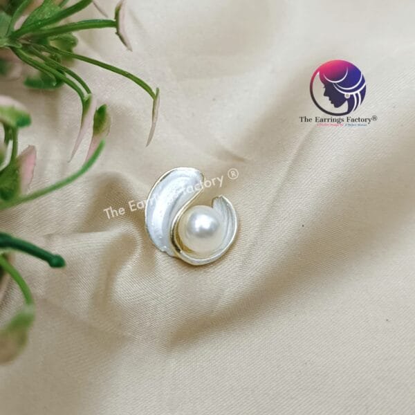 Trending Korean Elegant Shell Pearl Studs - Image 2