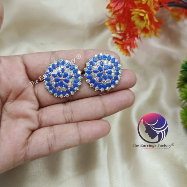 Fancy Golden Blinking Stone Studs - Image 3