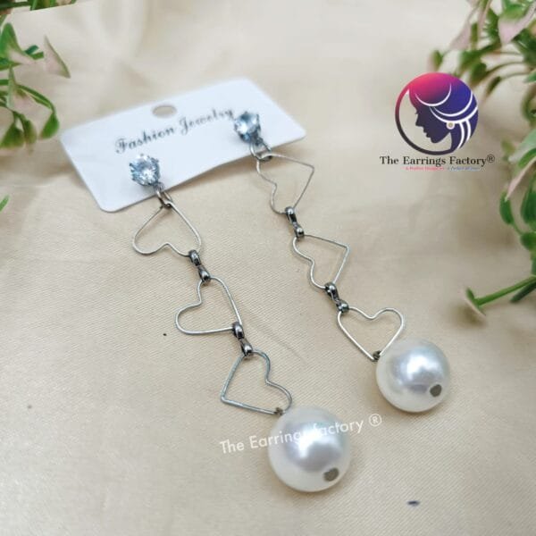 Western Black Metal Heart Chain Link Pearl Drop Earrings - Image 2