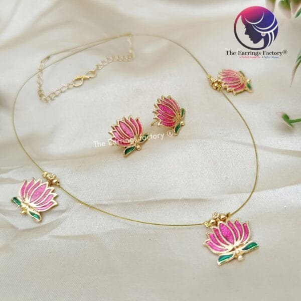 Trending Invisible Golden Lotus Necklace - Image 3