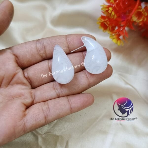 Western Stylish Resin Water Drop Earrings - Image 3