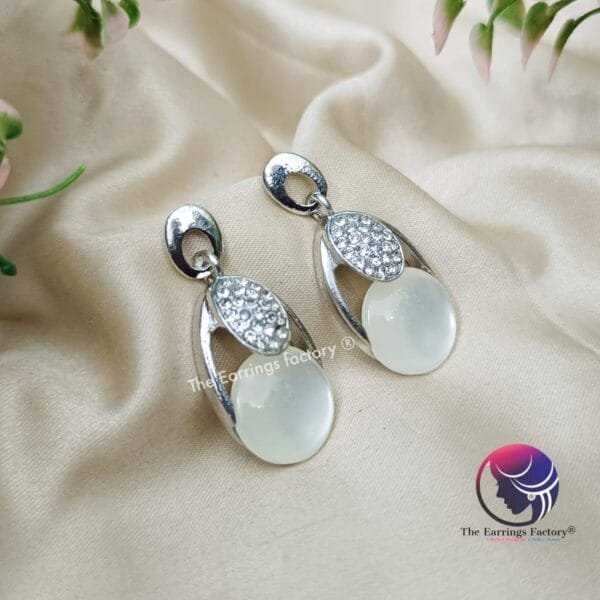Premium Stylish Silver Moonstone Fancy Earrings - Image 4