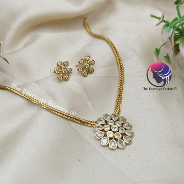Premium Antique Pendant stone Choker Set With Earrings - Image 3