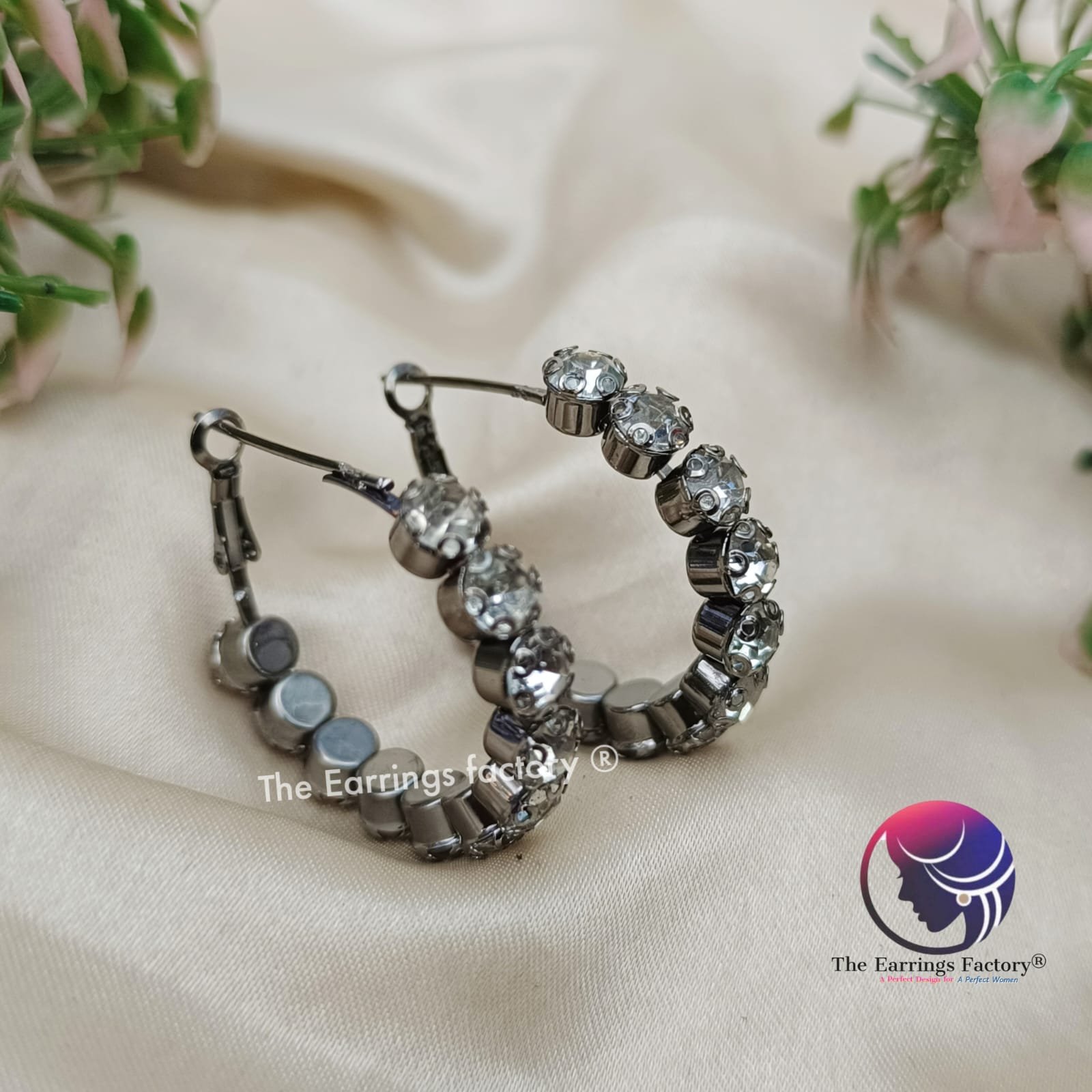 Western Black Metal Hoop Ring Crystal stone Fancy Earrings - Image 3