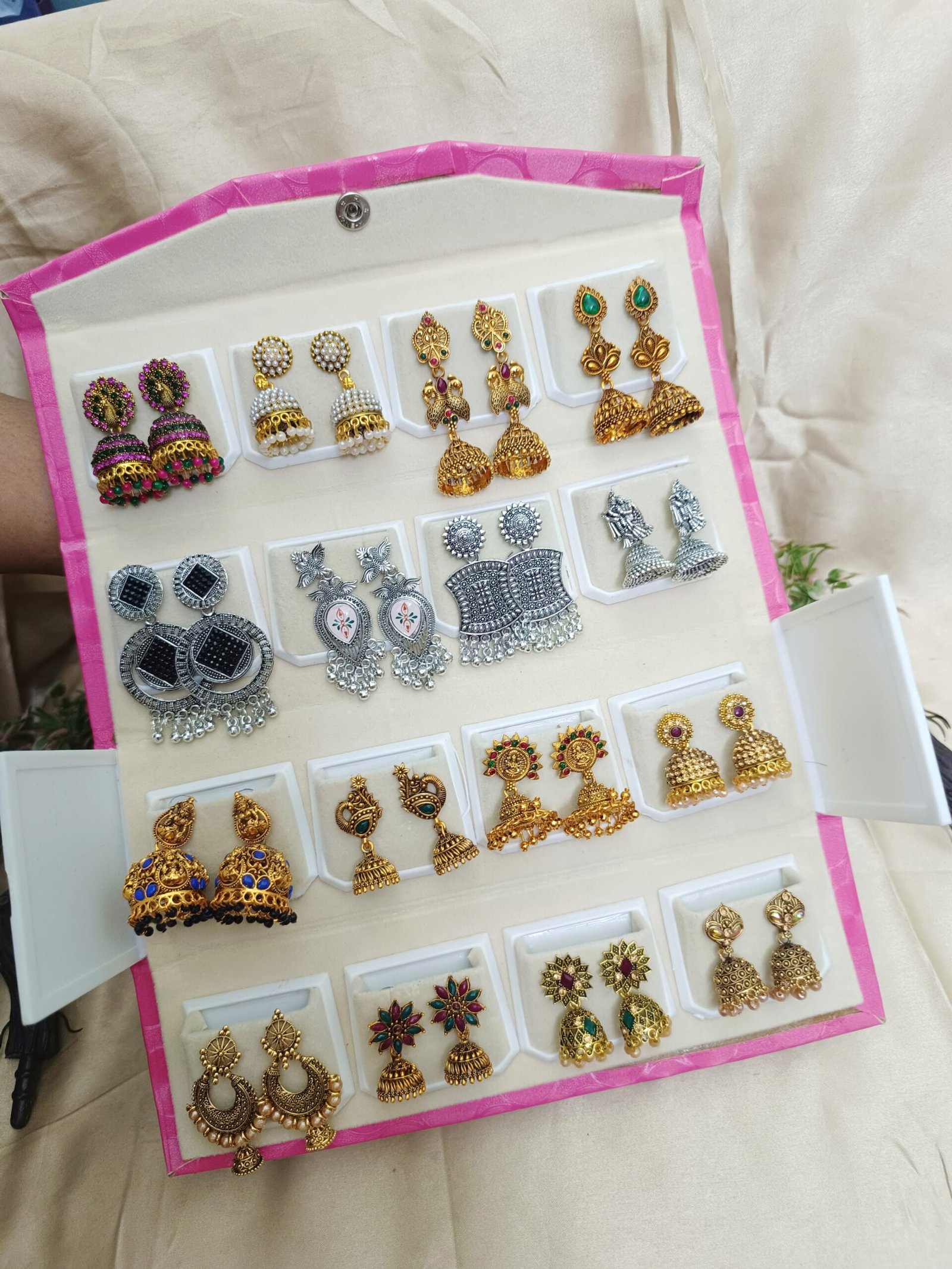 Set of 16 pair Earrings With Folding Jewellery box